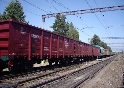 Грузовой поезд на станции Александров-2
