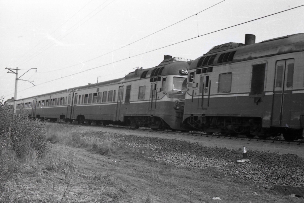 Поезд Москва-Узловая состоял из составов Д1