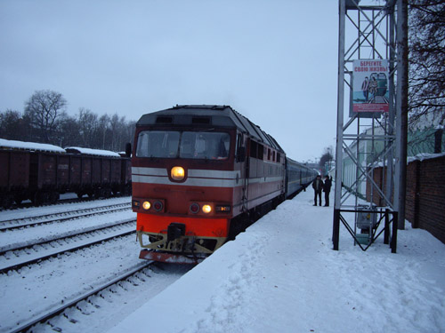 Тепловоз ТЭП-70 на станции Рославль
